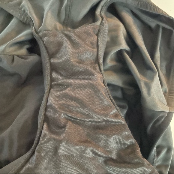 New! Magicsuit Black Liza Square Cut Tummy Control One Piece Swimsuit 20568 - Picture 15 of 16